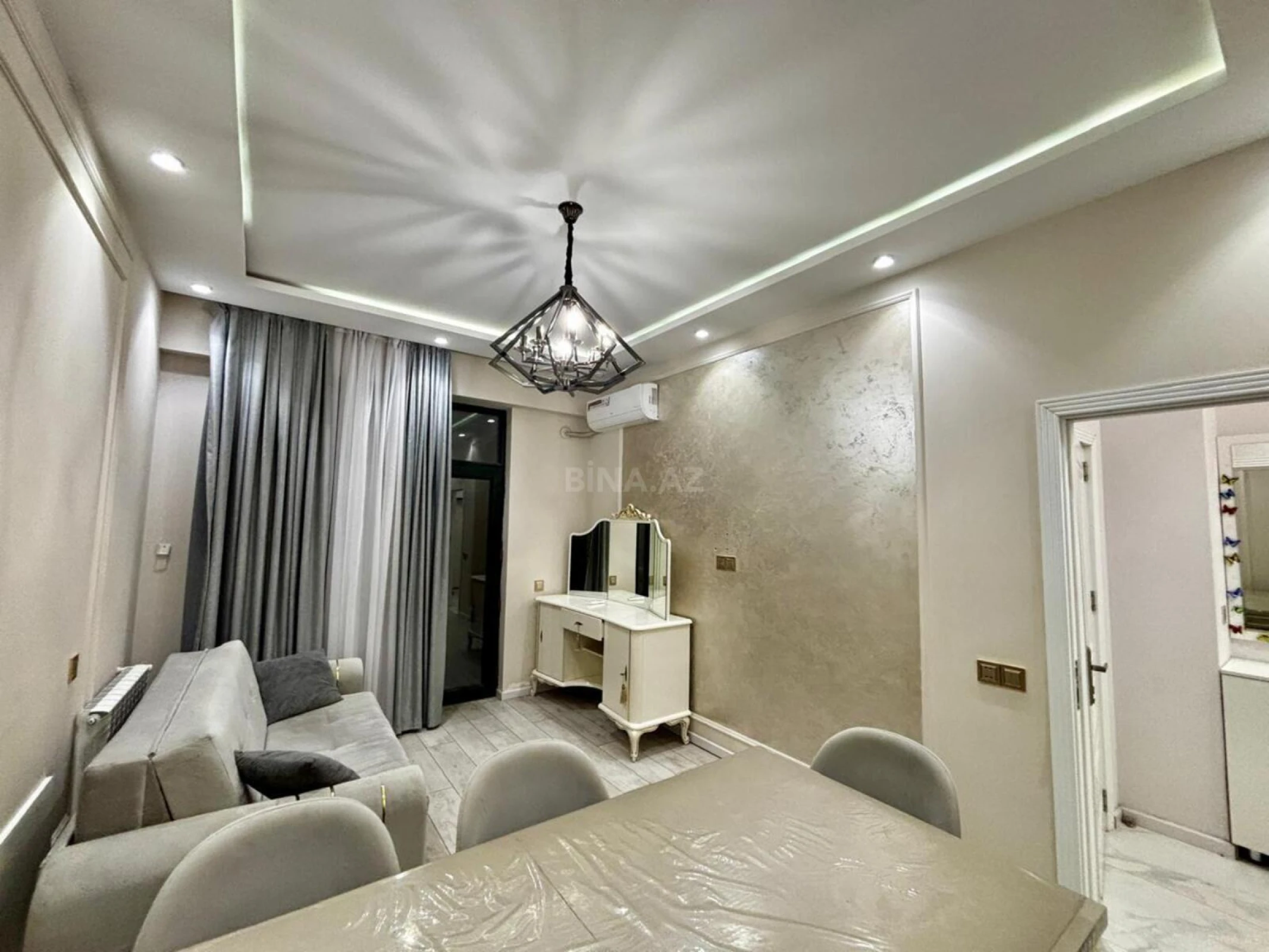 Satılır 2 otaqlı mənzil 60.7 m²