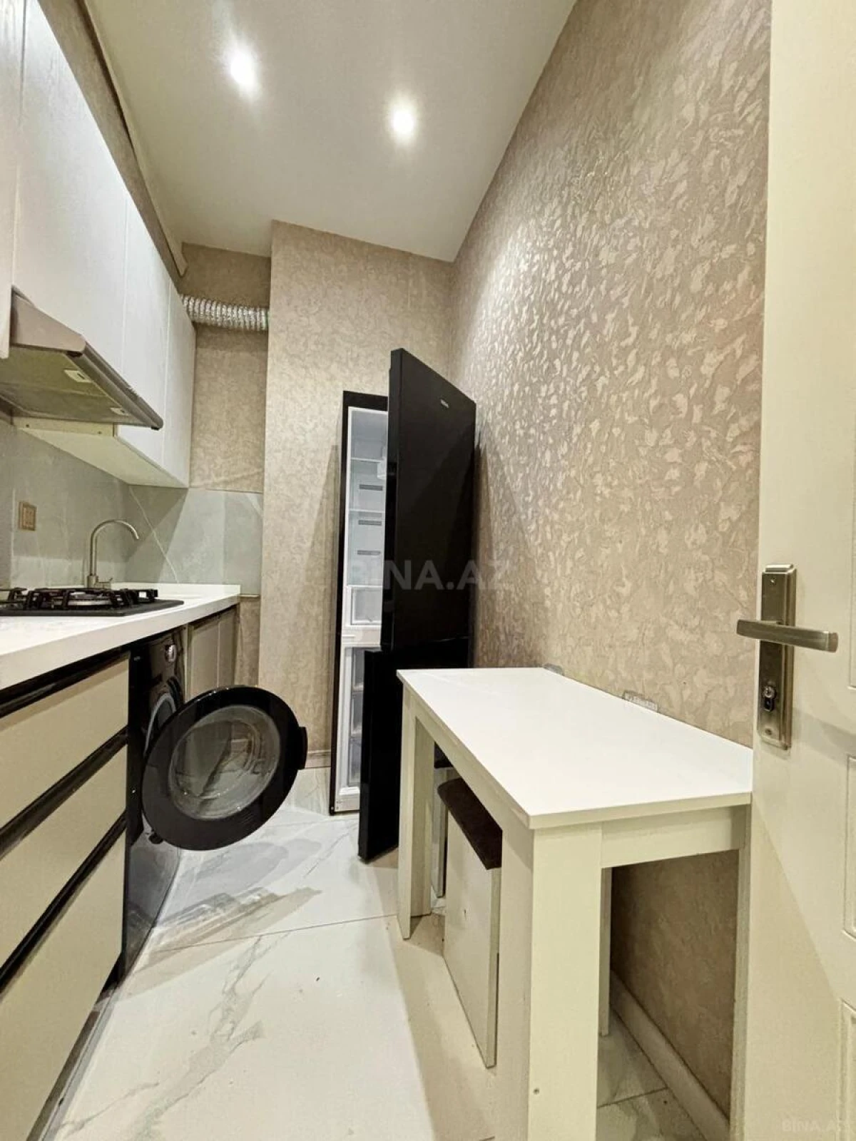 Satılır 2 otaqlı mənzil 60.7 m²