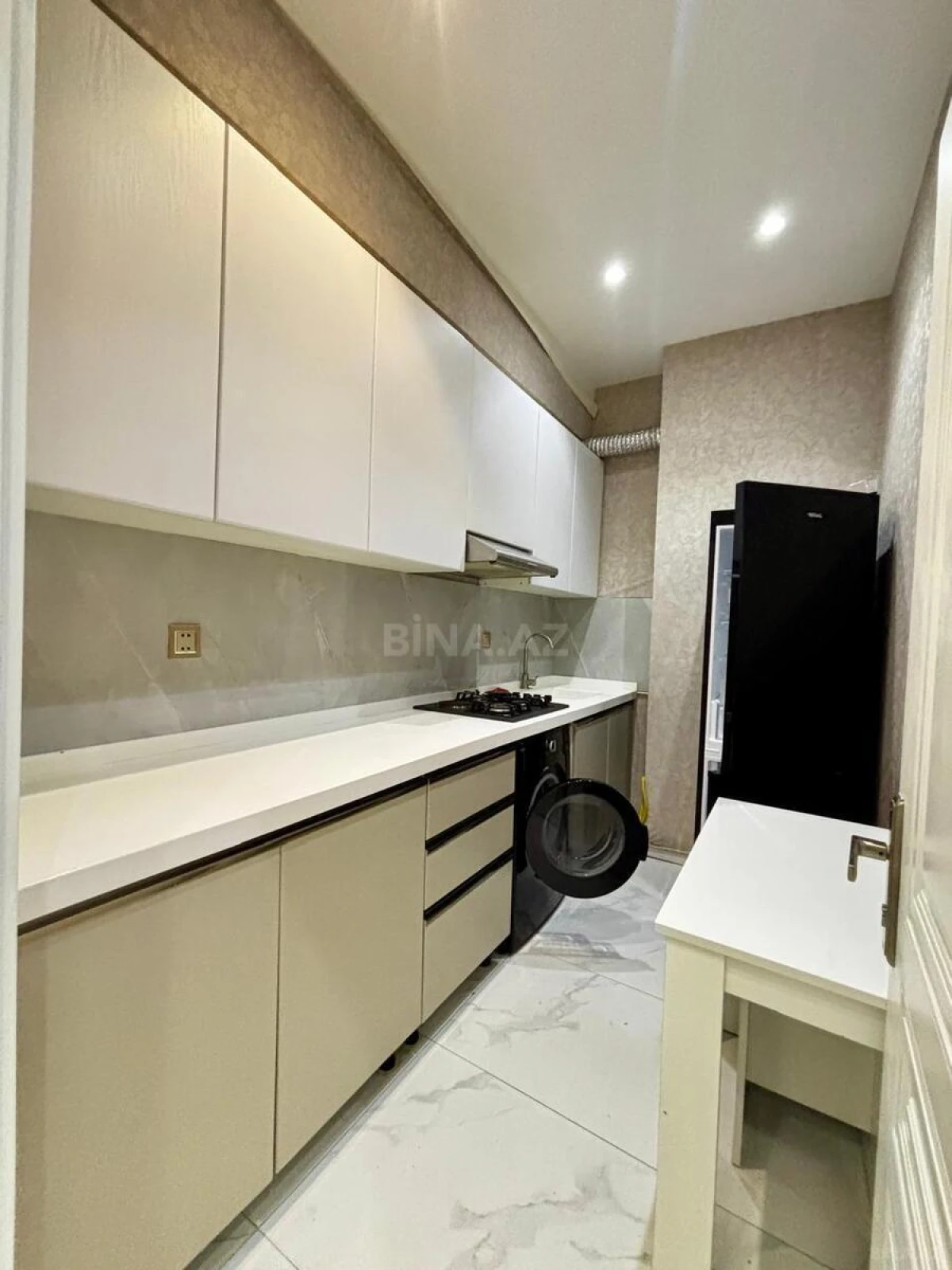 Satılır 2 otaqlı mənzil 60.7 m²