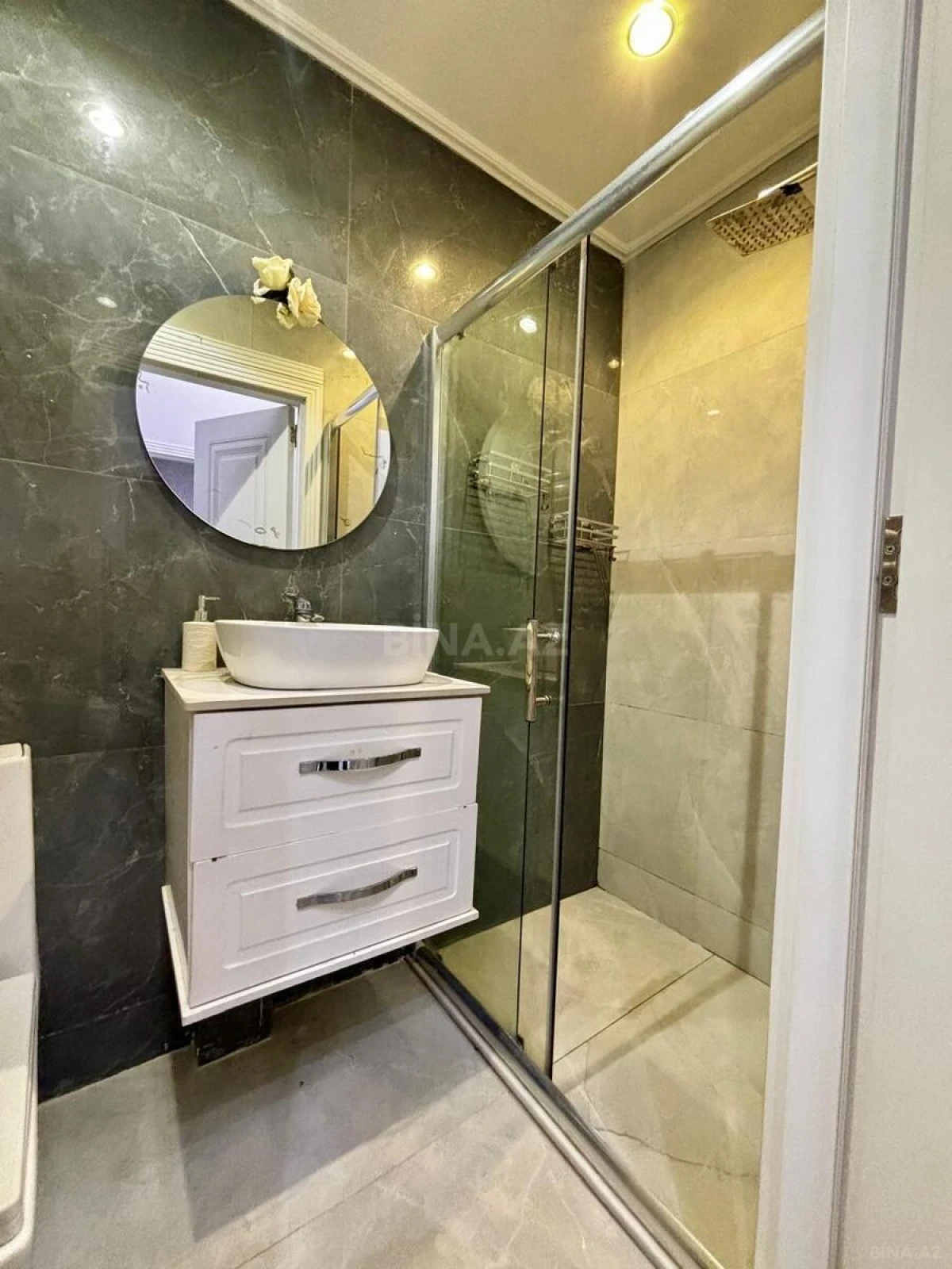 Satılır 2 otaqlı mənzil 60.7 m²