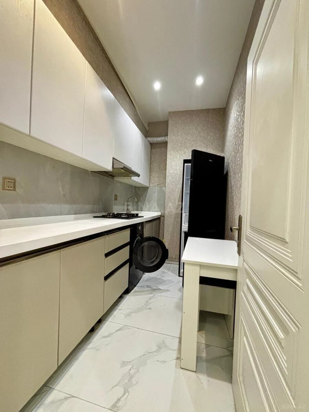 Satılır 2 otaqlı mənzil 60.7 m²