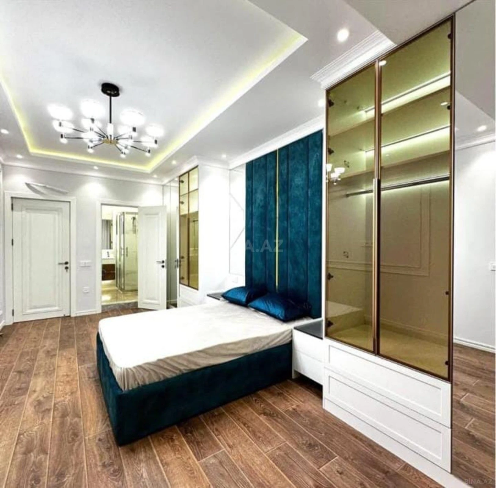 Satılır 3 otaqlı mənzil 135 m²