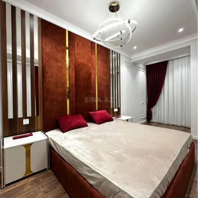 Satılır 3 otaqlı mənzil 135 m²