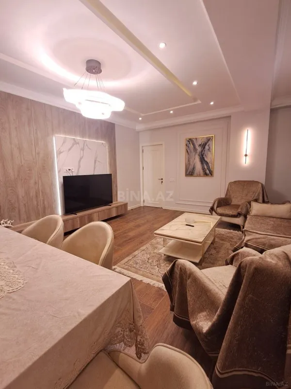Satılır 3 otaqlı mənzil 135 m²