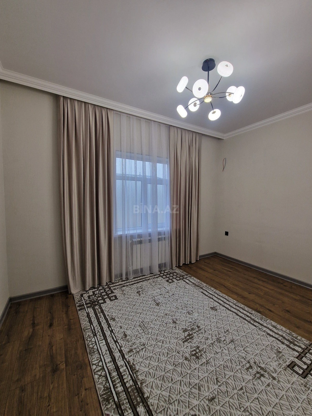 Satılır 4 otaqlı həyət evi 184 m²