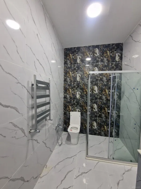 Satılır 4 otaqlı həyət evi 184 m²