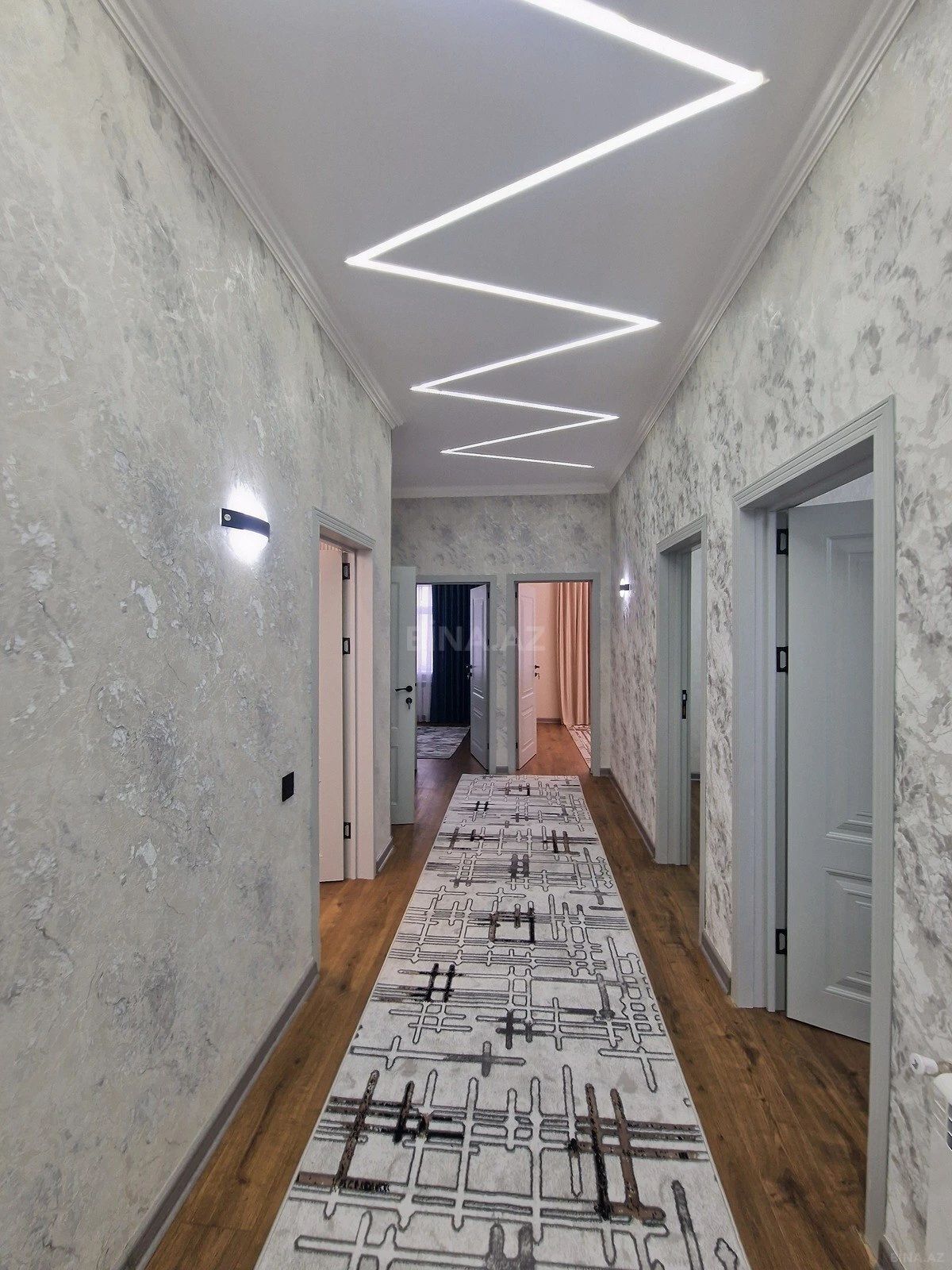 Satılır 4 otaqlı həyət evi 184 m²