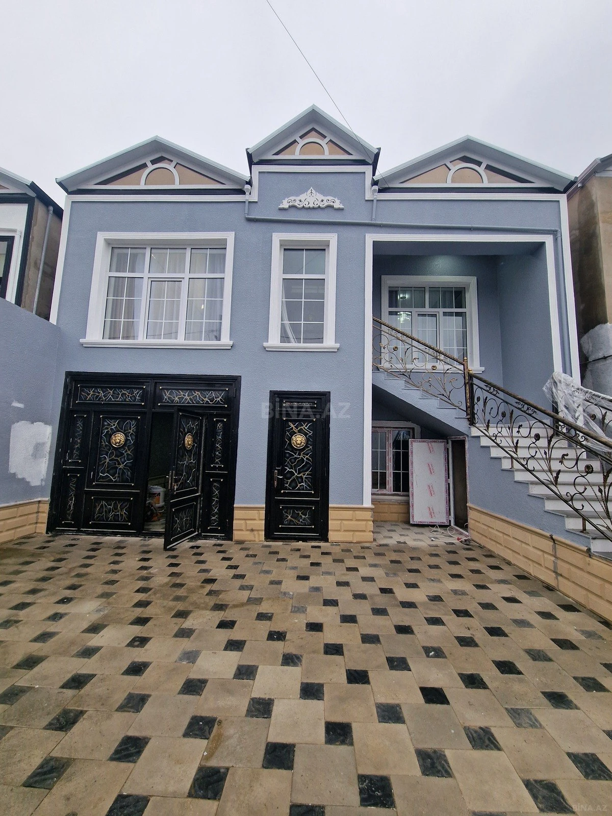 Satılır 4 otaqlı həyət evi 184 m²