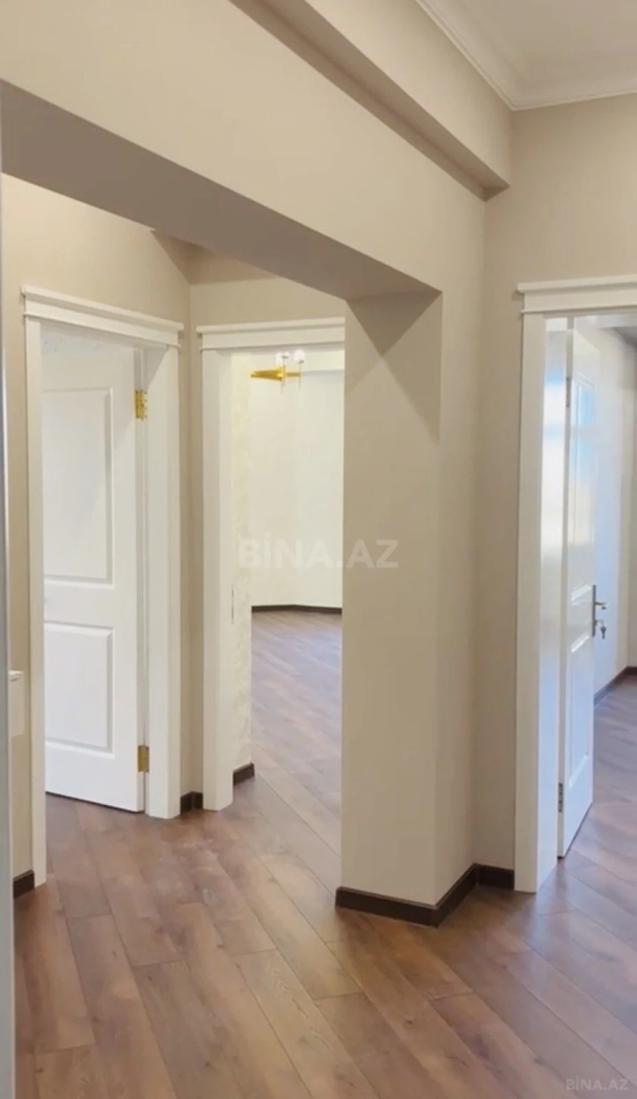 Kirayə verilir 2 otaqlı mənzil 110 m²