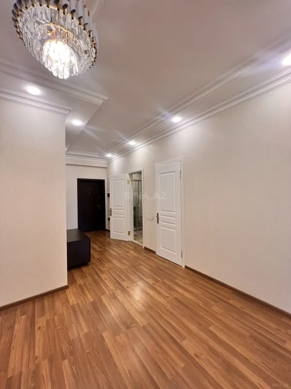 Kirayə verilir 2 otaqlı mənzil 110 m²