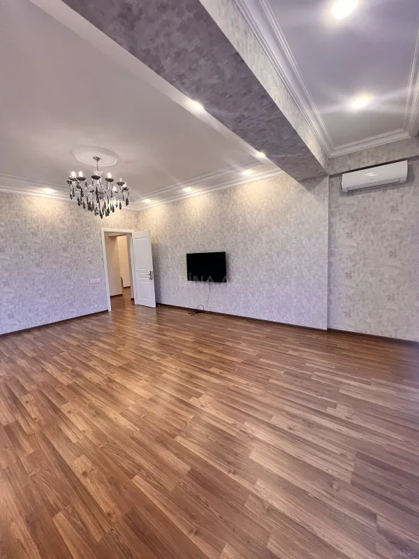 Kirayə verilir 2 otaqlı mənzil 110 m²