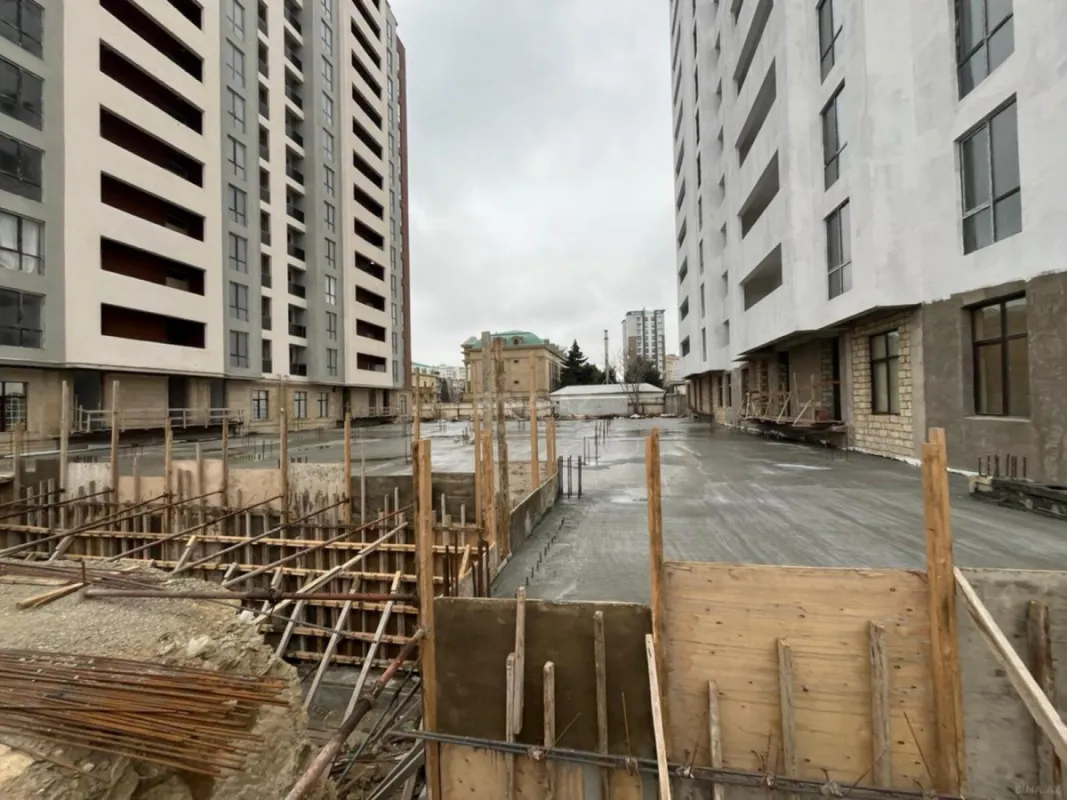 Satılır 3 otaqlı mənzil 92 m²