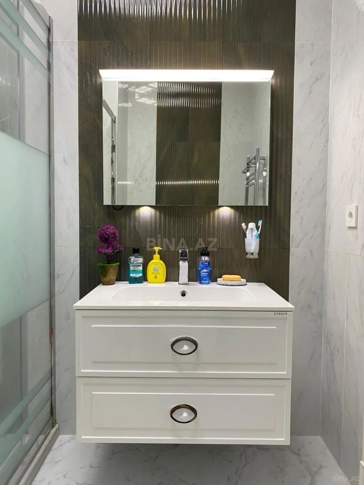 Satılır 2 otaqlı mənzil 97 m²