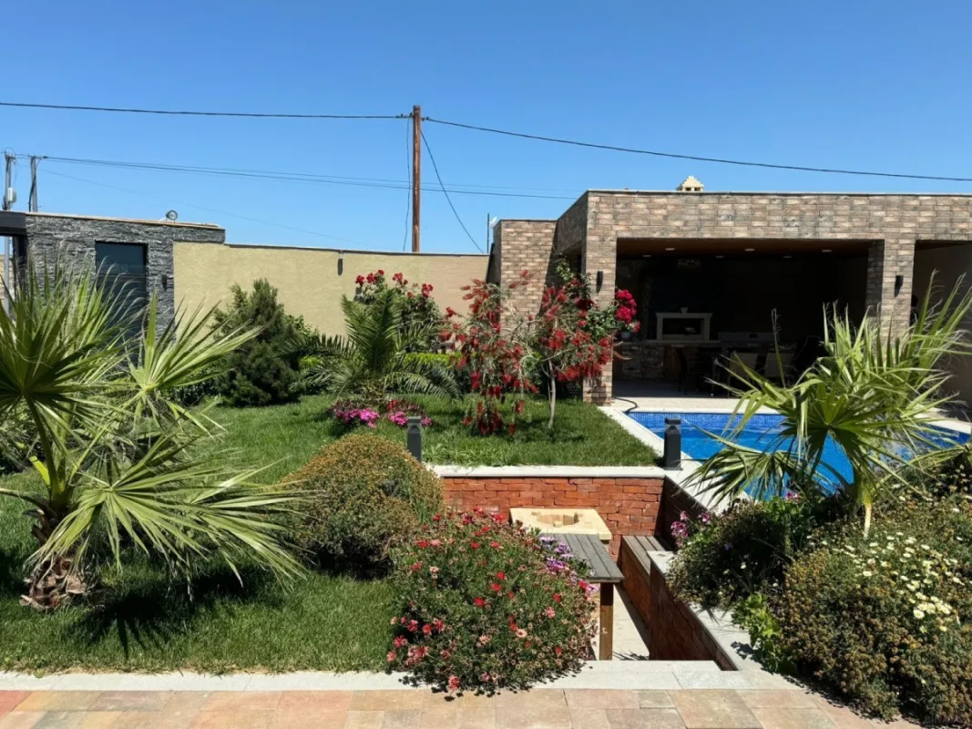 Kirayə verilir 4 otaqlı həyət evi 360 m²