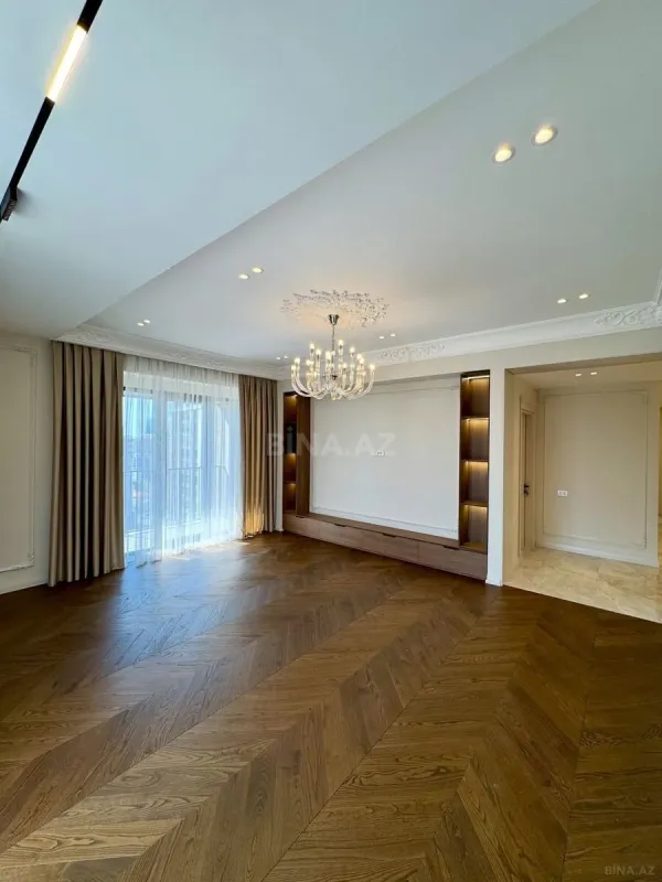 Satılır 3 otaqlı mənzil 127.5 m²