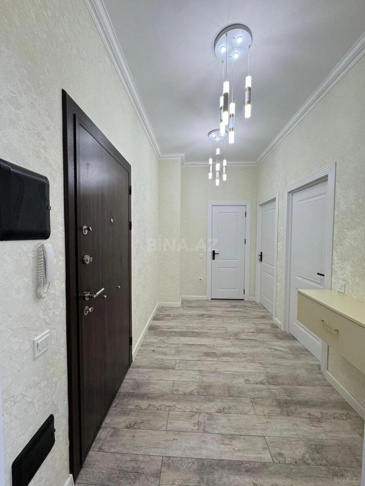 Satılır 2 otaqlı mənzil 75 m²