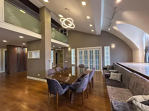 Kirayə verilir 6 otaqlı mənzil 275 m²