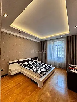 Satılır 4 otaqlı mənzil 222 m²