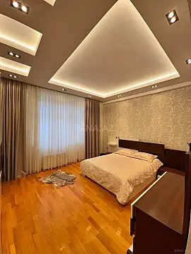Satılır 4 otaqlı mənzil 222 m²