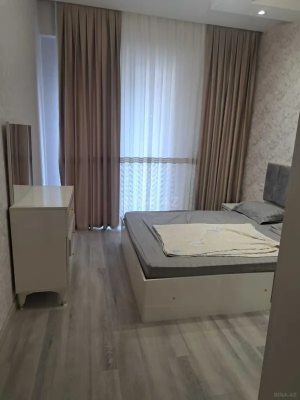 Kirayə verilir 2 otaqlı mənzil 70 m²