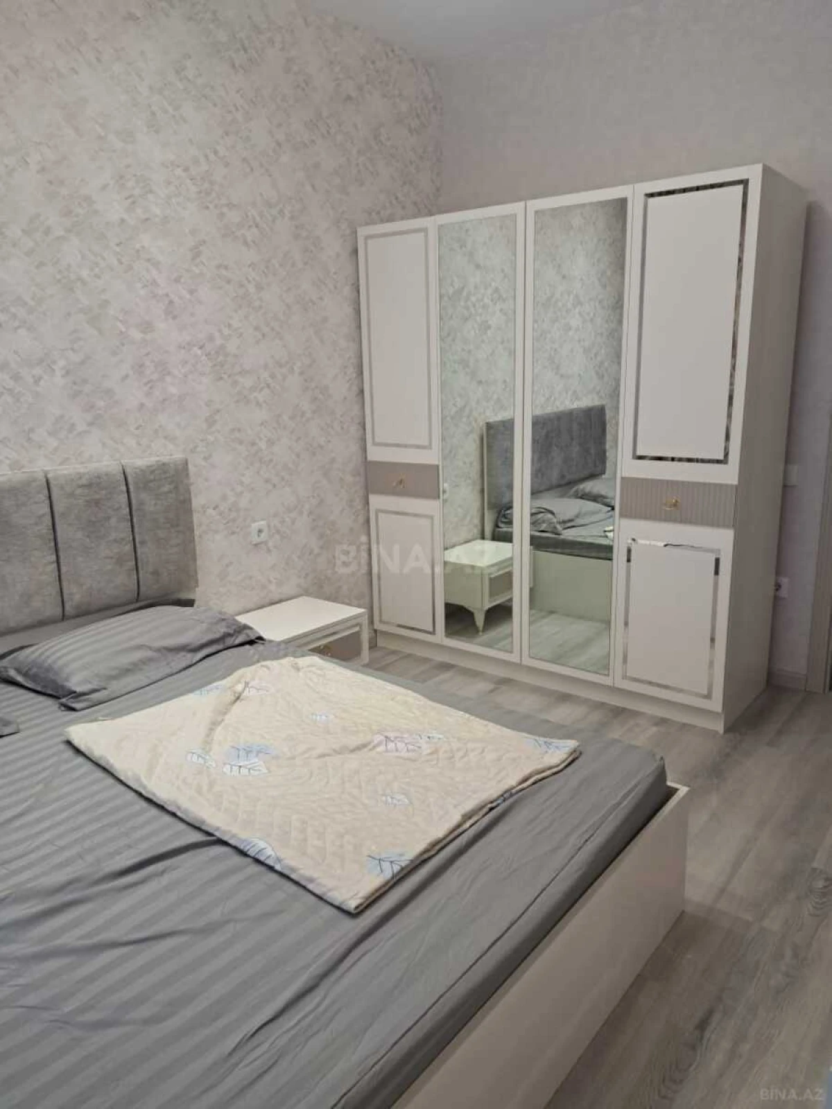 Kirayə verilir 2 otaqlı mənzil 70 m²