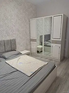 Kirayə verilir 2 otaqlı mənzil 70 m²
