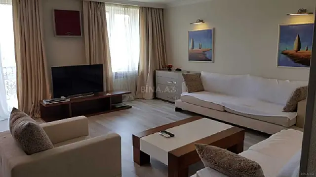 Kirayə verilir 2 otaqlı mənzil 68 m²