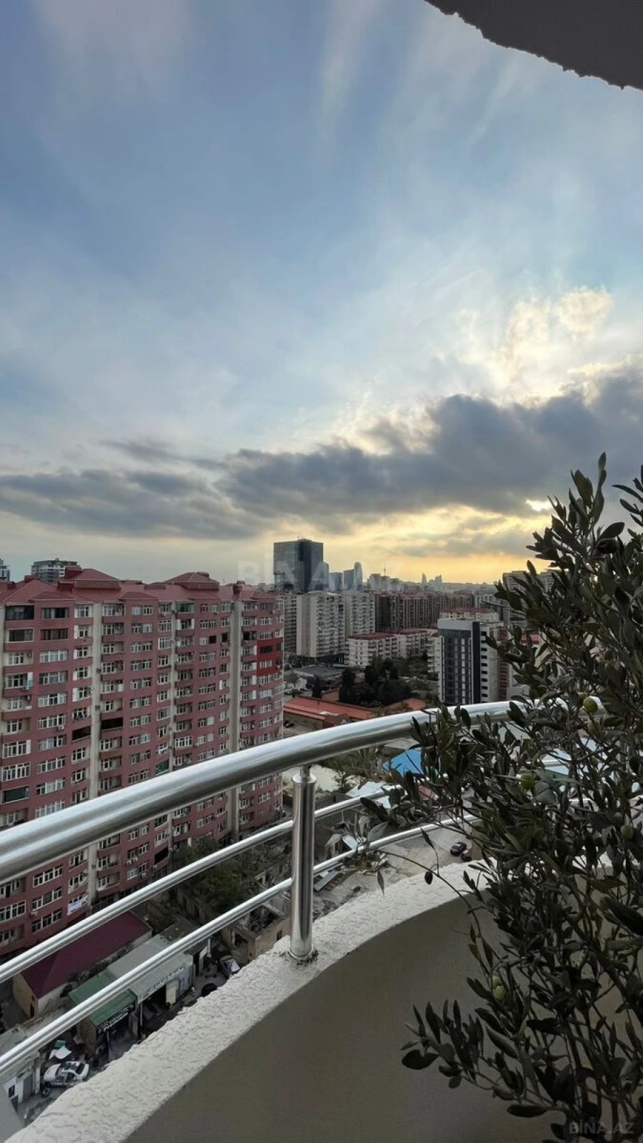 Satılır 2 otaqlı mənzil 60 m²