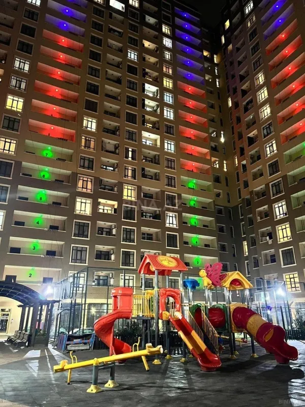 Satılır 3 otaqlı mənzil 115 m²