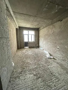 Satılır 4 otaqlı mənzil 175 m²