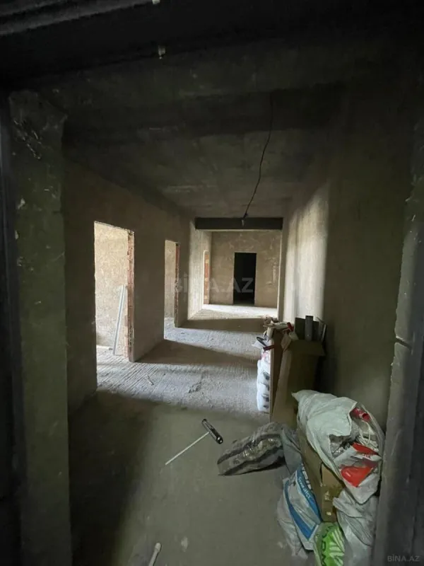 Satılır 4 otaqlı mənzil 175 m²