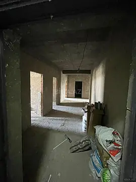 Satılır 4 otaqlı mənzil 175 m²