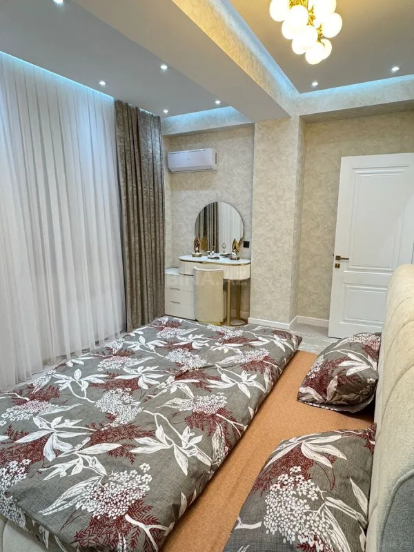 Kirayə verilir 2 otaqlı mənzil 95 m²