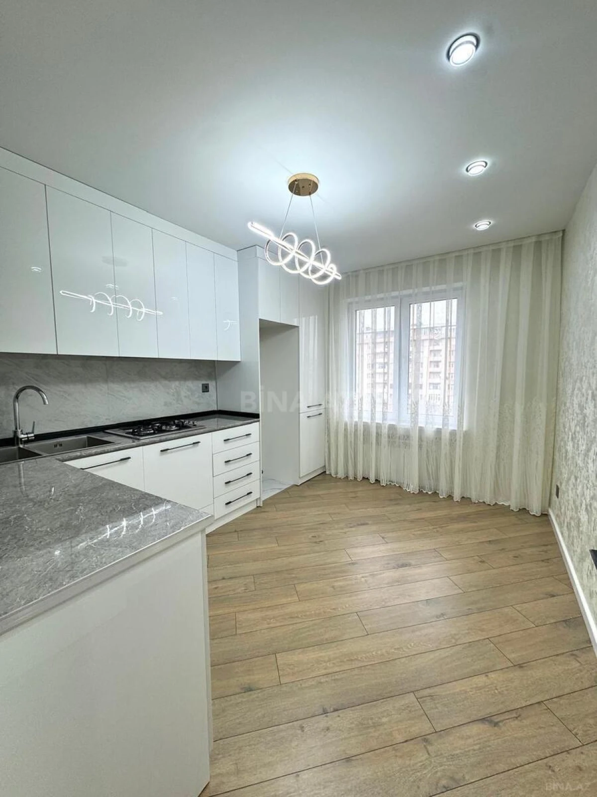 Satılır 2 otaqlı mənzil 60 m²