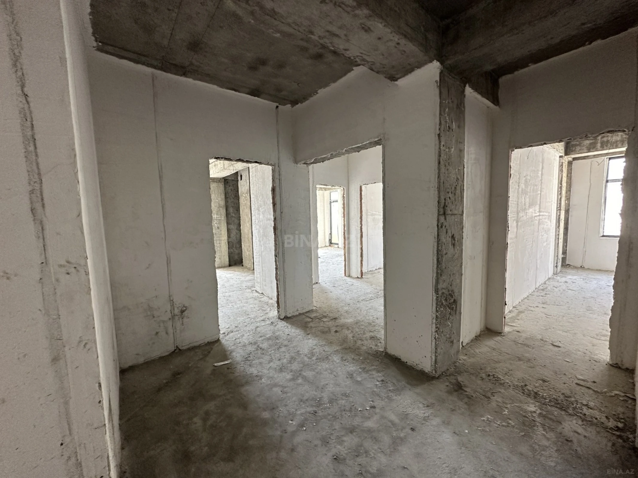 Satılır 3 otaqlı mənzil 110 m²