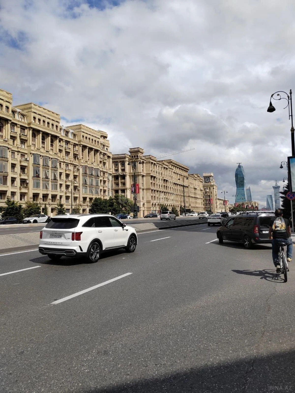 Satılır 3 otaqlı mənzil 110 m²