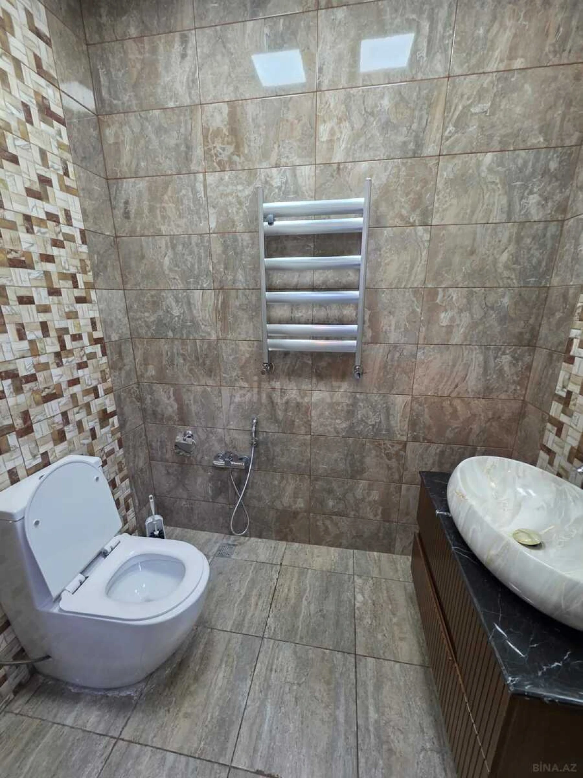 Kirayə verilir 3 otaqlı mənzil 149 m²