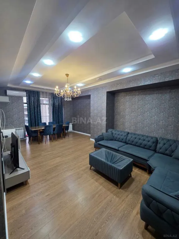 Kirayə verilir 3 otaqlı mənzil 149 m²