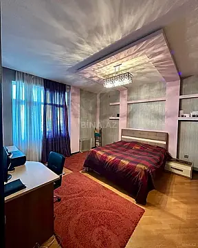 Satılır 4 otaqlı mənzil 157 m²