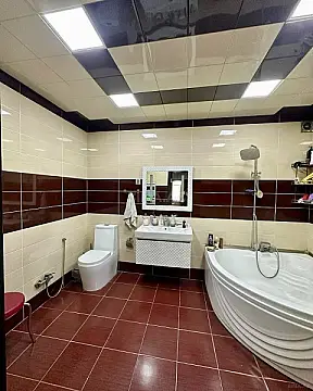 Satılır 4 otaqlı mənzil 157 m²