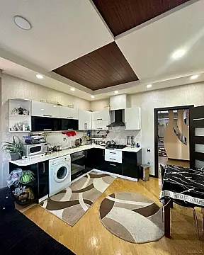 Satılır 4 otaqlı mənzil 157 m²