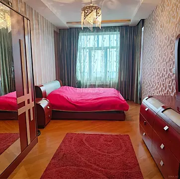 Satılır 4 otaqlı mənzil 157 m²