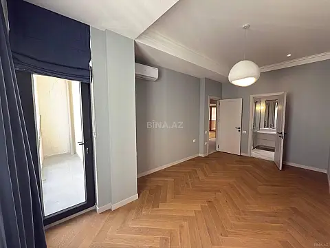 Satılır 3 otaqlı mənzil 134 m²