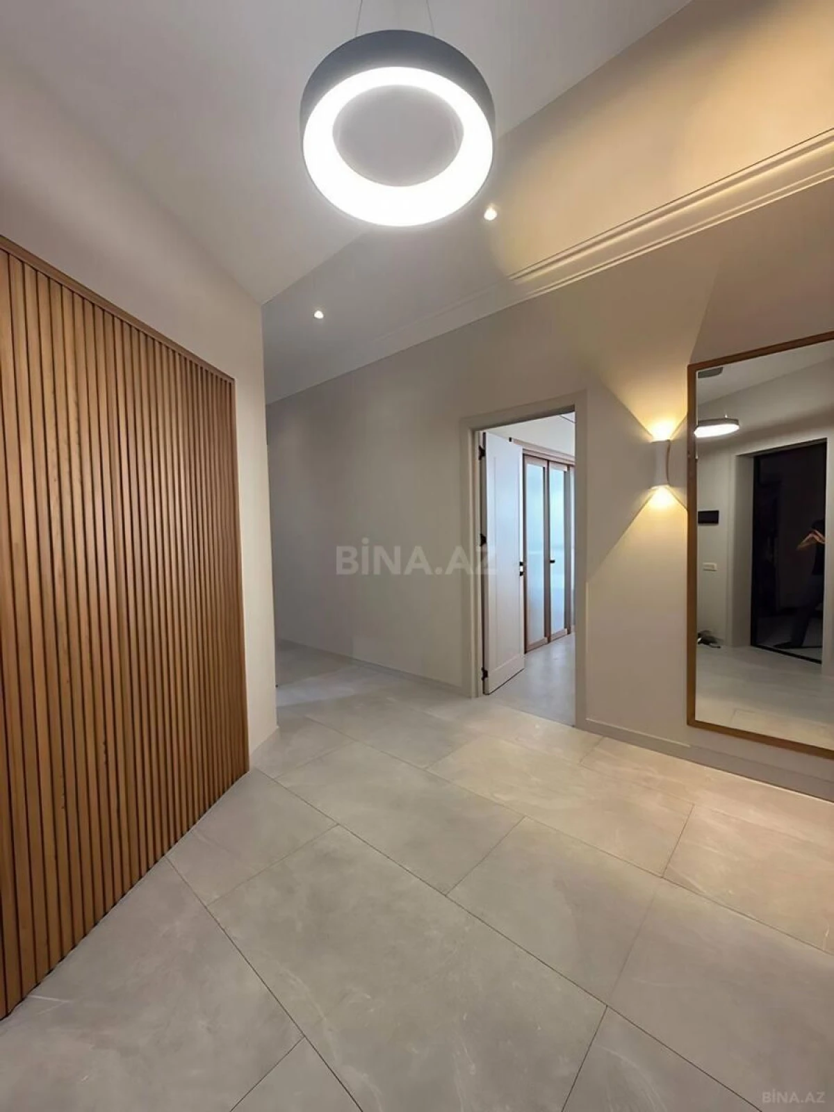 Satılır 3 otaqlı mənzil 134 m²