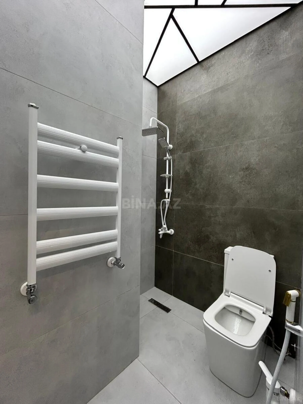 Satılır 3 otaqlı mənzil 90 m²