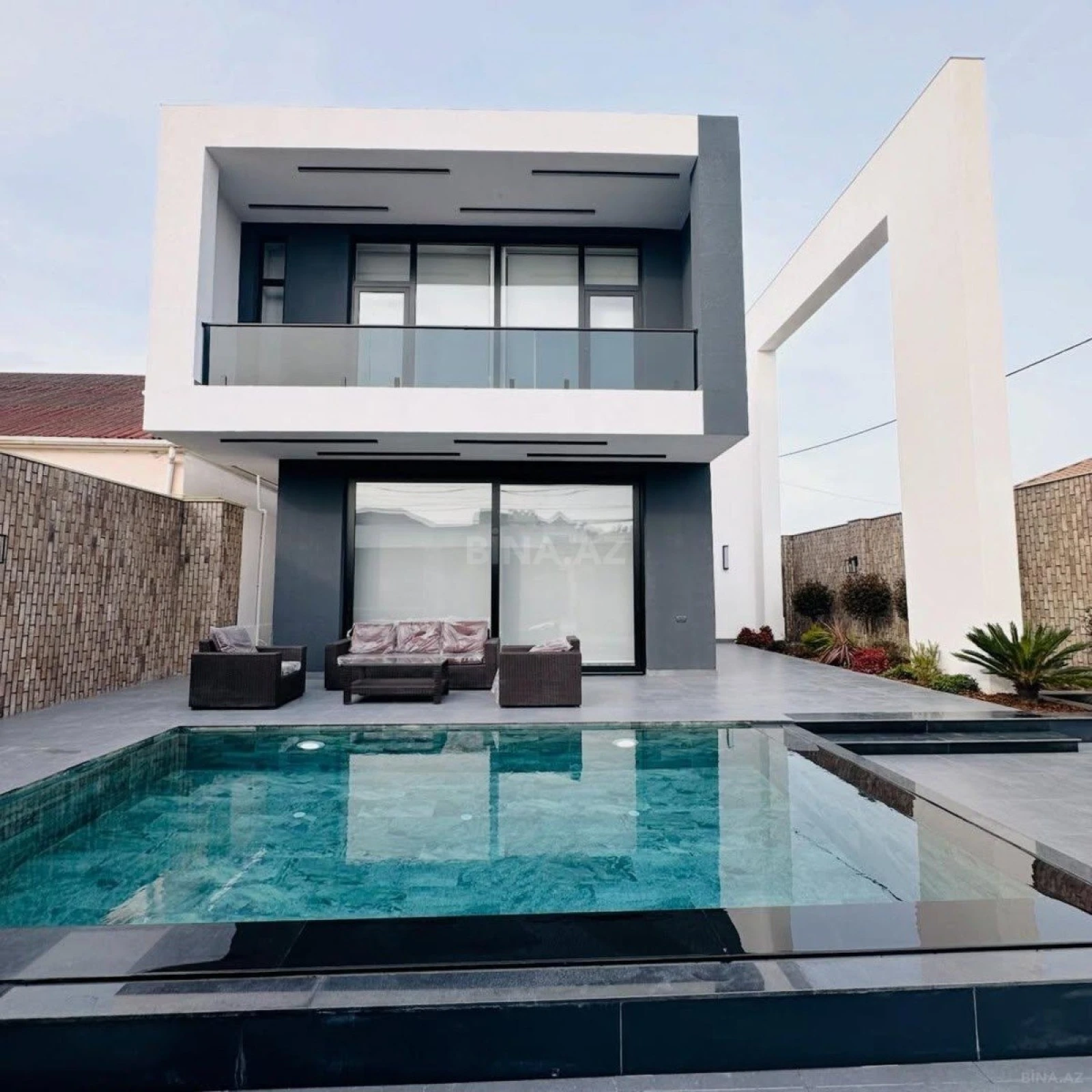 Kirayə verilir 5 otaqlı həyət evi 400 m²