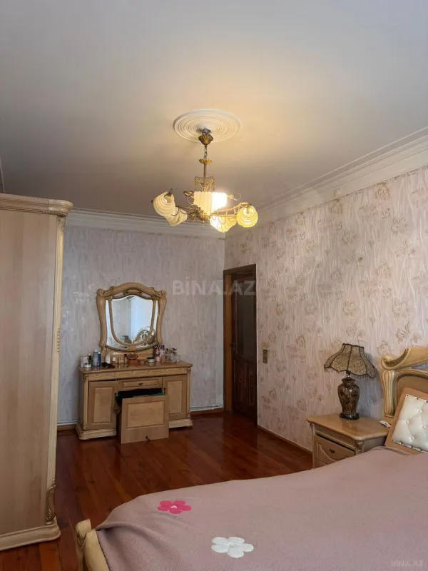 Satılır 4 otaqlı mənzil 110 m²