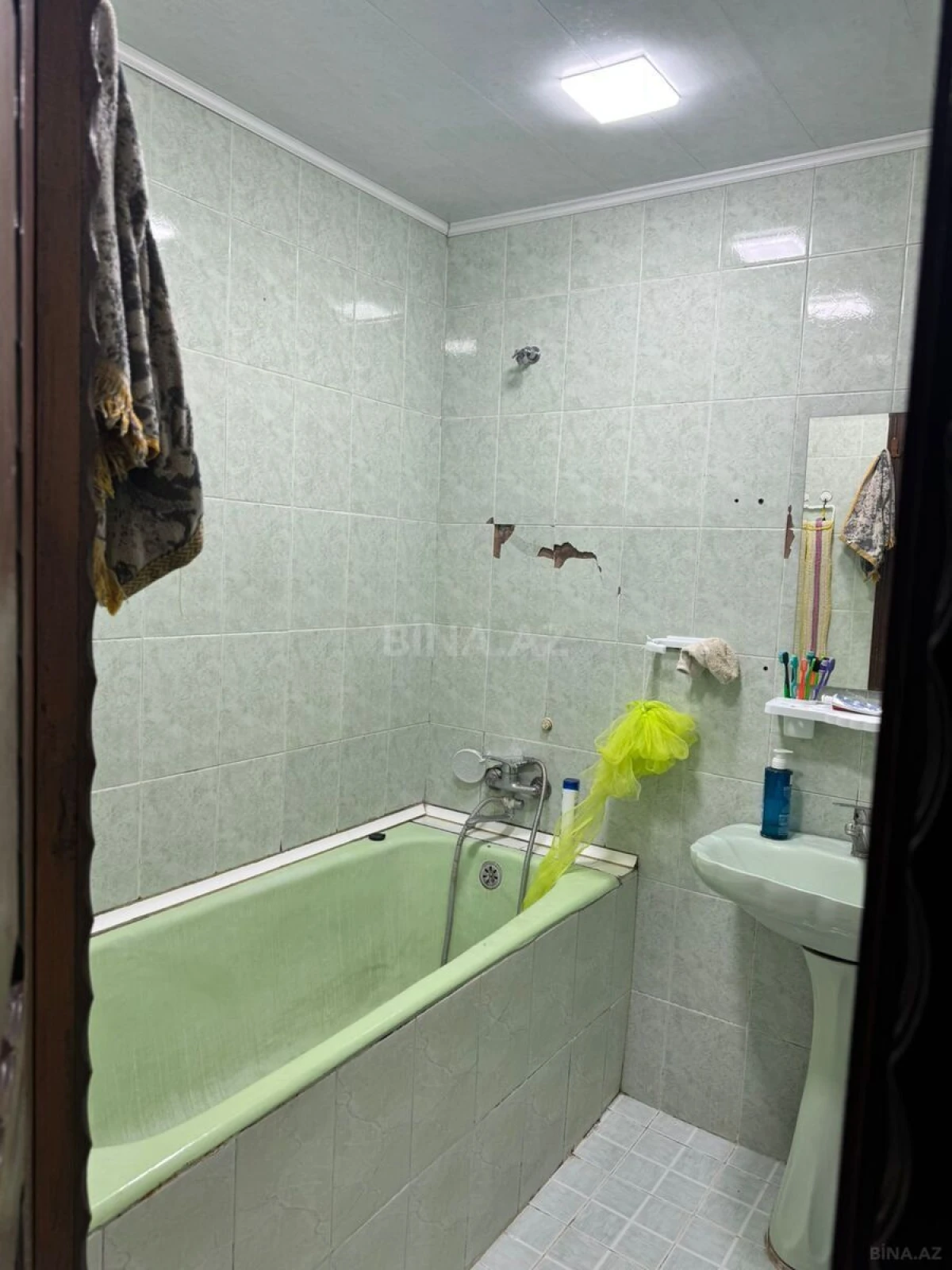 Satılır 4 otaqlı mənzil 110 m²