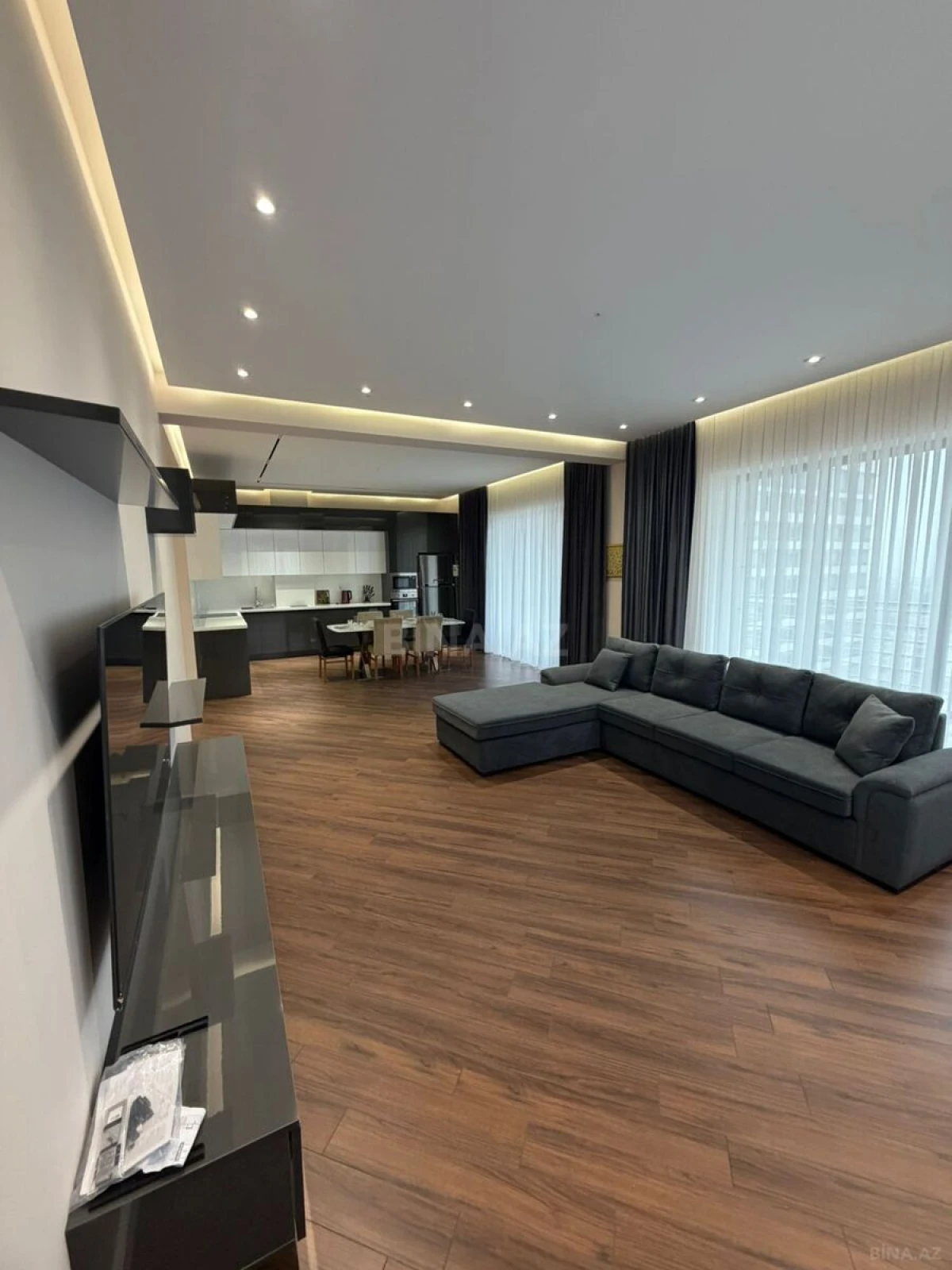 Kirayə verilir 3 otaqlı mənzil 157 m²