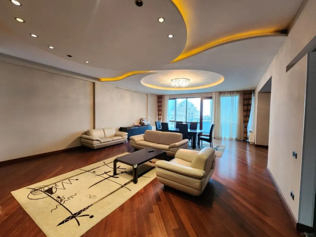 Kirayə verilir 3 otaqlı mənzil 200 m²